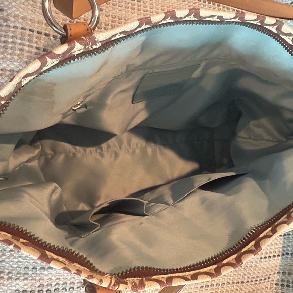 Coach Brown and Cream Shoulder Bag with Signature Design - Picture 5 of 10